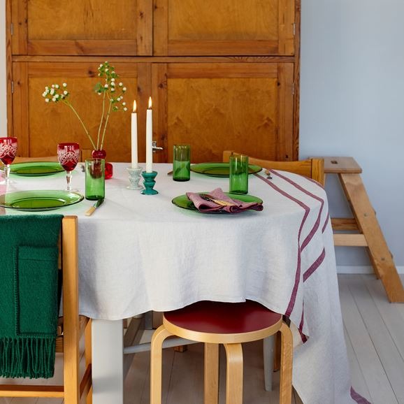 Lapuan Kankurit<br>USVA 亞麻桌巾/薄毯<br>(波爾多紅 150x260cm)