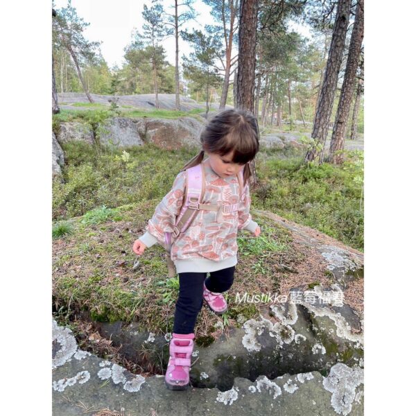 494149032_1303050891824459_1989932215357256220_n-2 Klaus Haapaniemi<br>蘑菇叢林有機純棉大學T<br>122/128