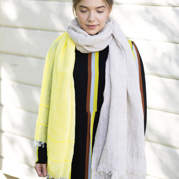 Lapuan Kankurit<br>亞麻薄圍巾 (TSAVO 亞麻&黃)