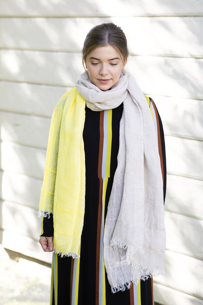 lapuan_kankurit_tsavo_scarf_linen-yellow_2