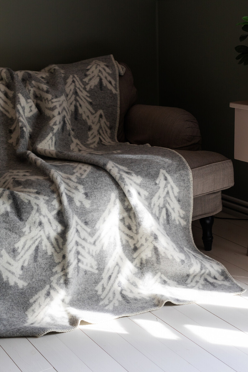 lapuankankurit_kuusi_blanket_light_grey-white_4
