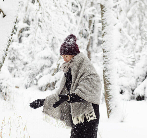 Lapuan Kankurit<br>羊毛口袋披肩 (MARIA  淺灰條紋)