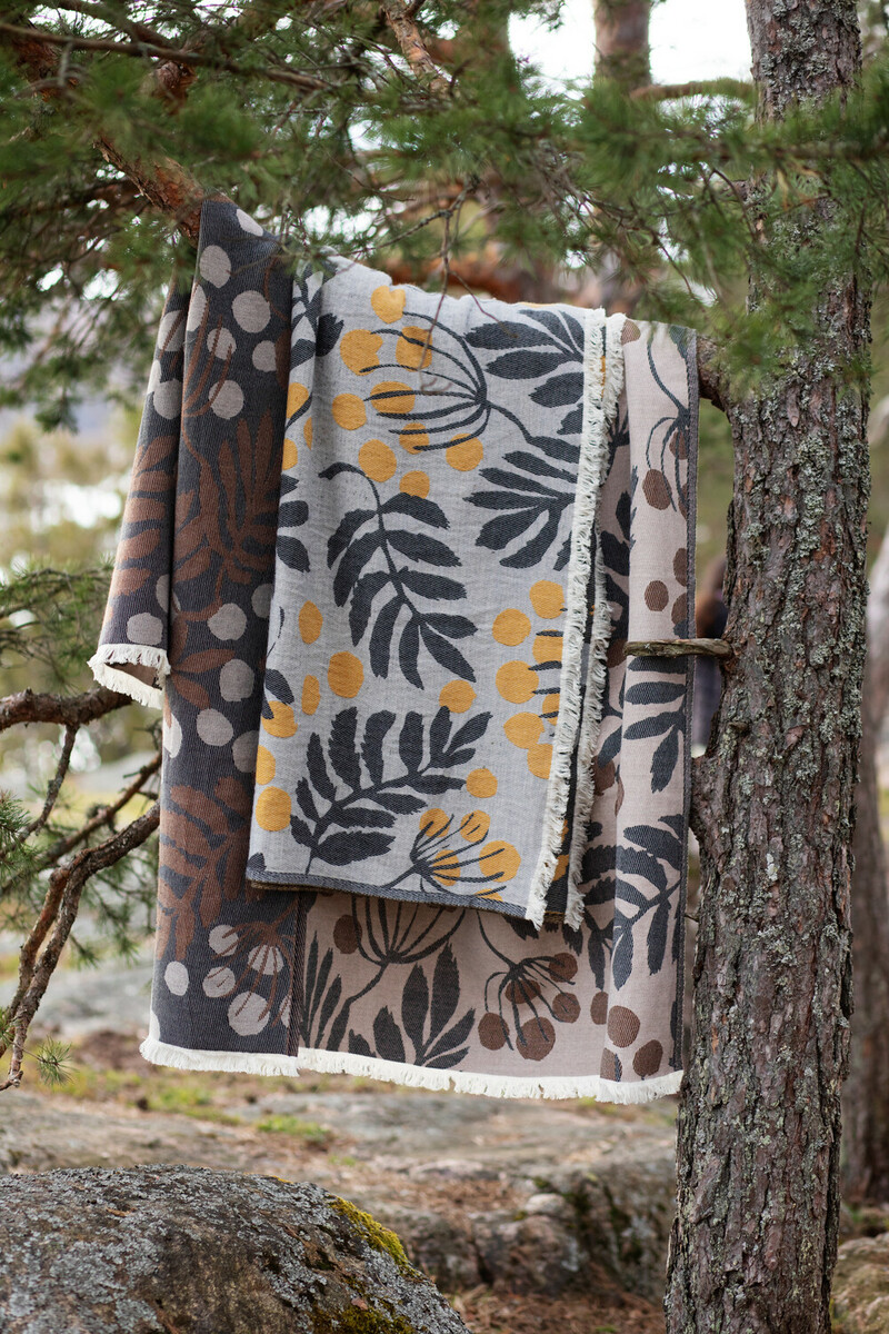 lapuankankurit_pihapuu_blanket_beige-brown-black_and_grey-honey-black_0