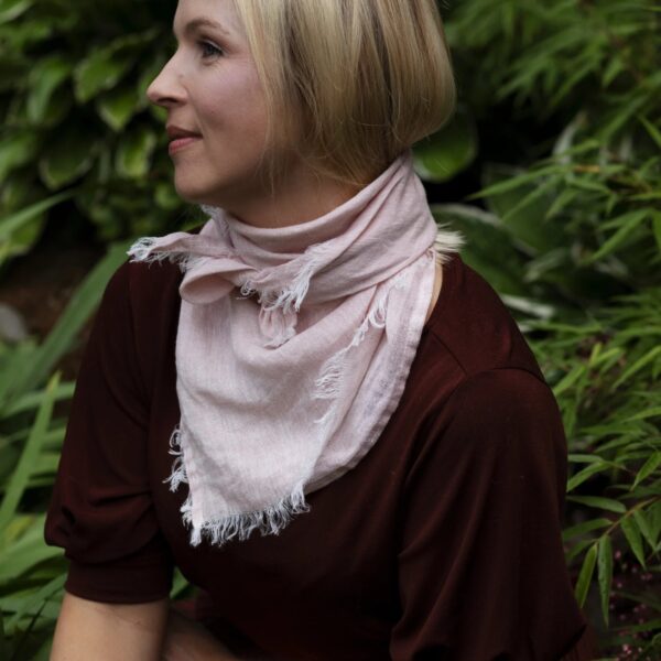 Lapuan Kankurit<br>方型亞麻薄圍巾 (HALI 玫瑰粉)