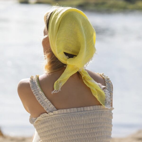 Lapuan Kankurit<br>方型亞麻薄圍巾 (HALI 黃)